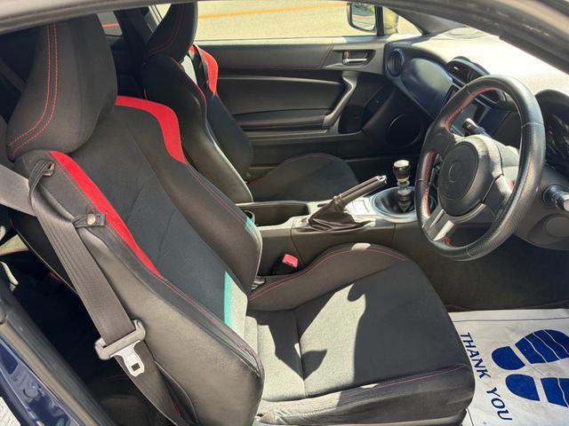 ８６ ＧＴ　６ＭＴ　ＨＫＳ車高調　テイン車高調　エアロ　キャンバー角調整　ナビ　地デジ　Ｂｌｕｅｔｏｏｔｈオーディオ　アルミホイール　６速マニュアル　スマートキー　プッシュスタート　フォグランプ　社外ヘッドライト（13枚目）