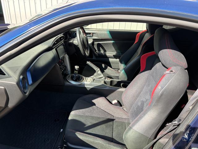 ８６ ＧＴ　６ＭＴ　ＨＫＳ車高調　テイン車高調　エアロ　キャンバー角調整　ナビ　地デジ　Ｂｌｕｅｔｏｏｔｈオーディオ　アルミホイール　６速マニュアル　スマートキー　プッシュスタート　フォグランプ　社外ヘッドライト（14枚目）