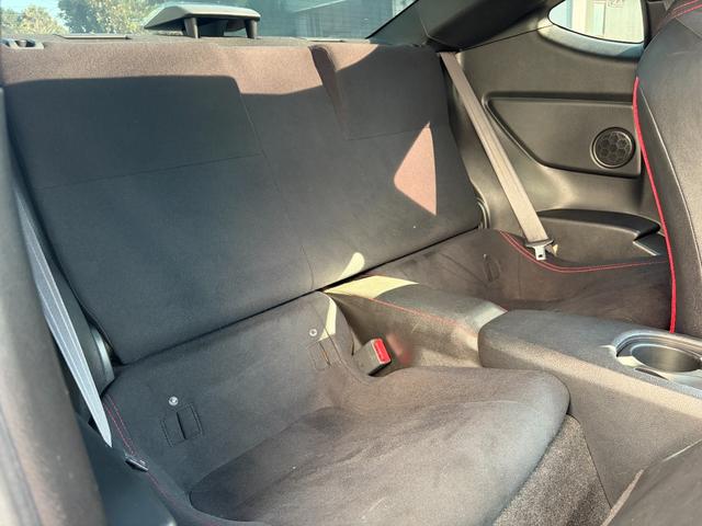 ８６ ＧＴ　６ＭＴ　ＨＫＳ車高調　テイン車高調　エアロ　キャンバー角調整　ナビ　地デジ　Ｂｌｕｅｔｏｏｔｈオーディオ　アルミホイール　６速マニュアル　スマートキー　プッシュスタート　フォグランプ　社外ヘッドライト（15枚目）