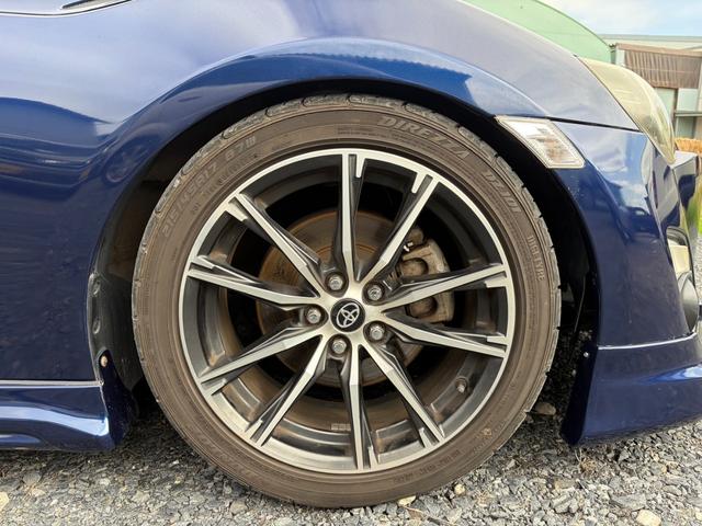８６ ＧＴ　６ＭＴ　ＨＫＳ車高調　テイン車高調　エアロ　キャンバー角調整　ナビ　地デジ　Ｂｌｕｅｔｏｏｔｈオーディオ　アルミホイール　６速マニュアル　スマートキー　プッシュスタート　フォグランプ　社外ヘッドライト（39枚目）