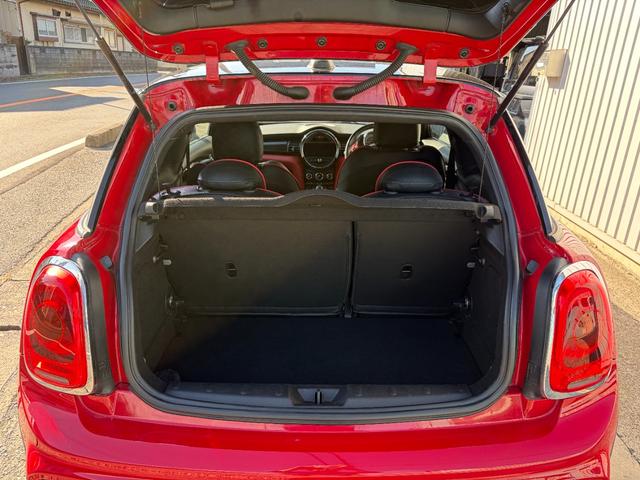 MINI クーパーS ジョンクーパーワークス使用 REMUS/レムスマフラー ビルシュタイン車高調 社外18インチアルミホイール レザー調シートカバー ナビ 地デジ バックカメラ 前後ドライブレコーダー ETC レーダー(20枚目)