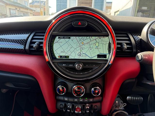 MINI クーパーS ジョンクーパーワークス使用 REMUS/レムスマフラー ビルシュタイン車高調 社外18インチアルミホイール レザー調シートカバー ナビ 地デジ バックカメラ 前後ドライブレコーダー ETC レーダー(27枚目)
