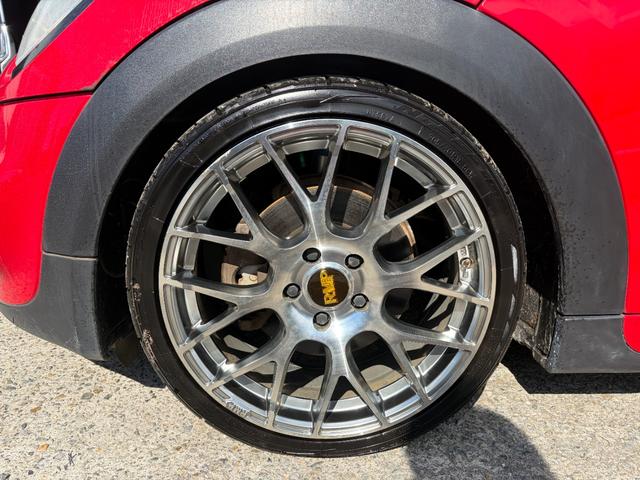 MINI クーパーS ジョンクーパーワークス使用 REMUS/レムスマフラー ビルシュタイン車高調 社外18インチアルミホイール レザー調シートカバー ナビ 地デジ バックカメラ 前後ドライブレコーダー ETC レーダー(49枚目)