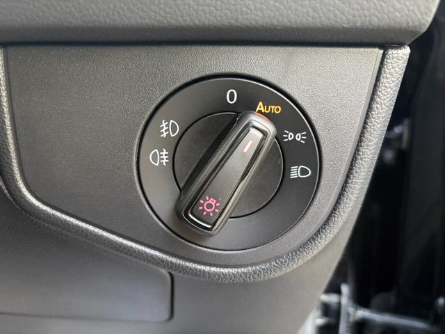 ポロＧＴＩ ベースグレード　デジタルメータークラスター　ワイヤレスチャージング　ＥＴＣ２．０　Ｂｌｕｅｔｏｏｔｈオーディオ　ドライブレコーダー　ＬＥＤヘッドライト　オートライト　バックカメラ　１７インチアルミホイール　クルコン（36枚目）