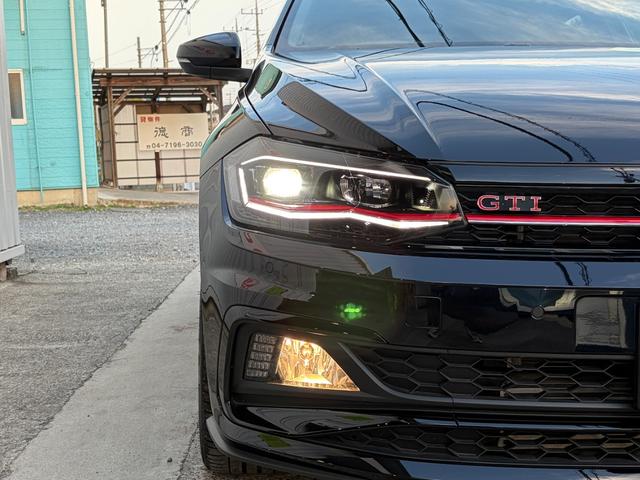 ポロＧＴＩ ベースグレード　デジタルメータークラスター　ワイヤレスチャージング　ＥＴＣ２．０　Ｂｌｕｅｔｏｏｔｈオーディオ　ドライブレコーダー　ＬＥＤヘッドライト　オートライト　バックカメラ　１７インチアルミホイール　クルコン（45枚目）