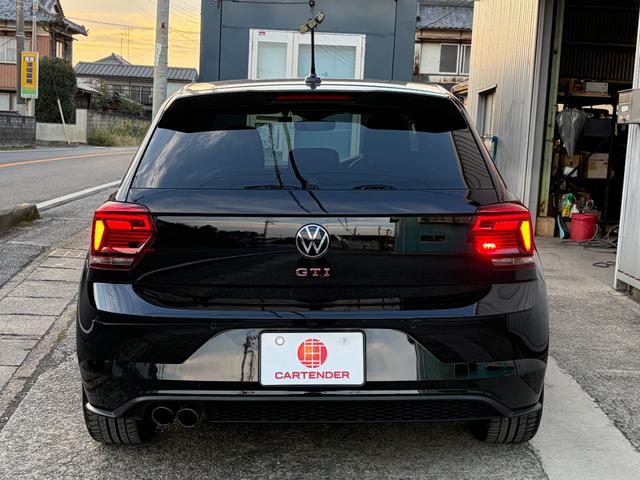 ポロＧＴＩ ベースグレード　デジタルメータークラスター　ワイヤレスチャージング　ＥＴＣ２．０　Ｂｌｕｅｔｏｏｔｈオーディオ　ドライブレコーダー　ＬＥＤヘッドライト　オートライト　バックカメラ　１７インチアルミホイール　クルコン（46枚目）