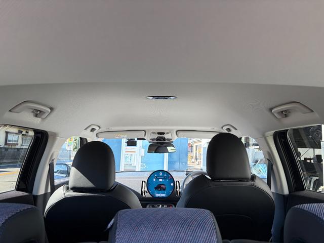 ＭＩＮＩ カントリーマンＤ　クラシック・トリム　Ａｐｐｌｅｃａｒｐｌａｙ　ａｎｄｒｏｉｄａｕｔｏ　全方位カメラ　本革シート　前席パワーシート　前後ドライブレコーダー　ＥＴＣ　ナビ　スペアキー　ワイヤレス充電　ＵＳＢ　ハーマンカードン　シートヒーター（21枚目）