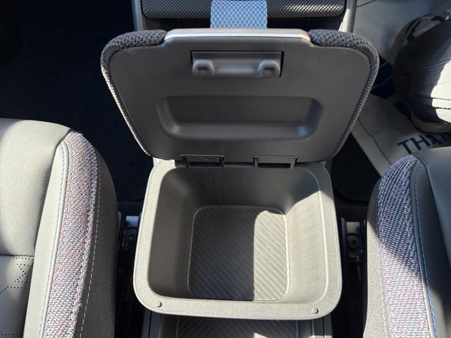 ＭＩＮＩ カントリーマンＤ　クラシック・トリム　Ａｐｐｌｅｃａｒｐｌａｙ　ａｎｄｒｏｉｄａｕｔｏ　全方位カメラ　本革シート　前席パワーシート　前後ドライブレコーダー　ＥＴＣ　ナビ　スペアキー　ワイヤレス充電　ＵＳＢ　ハーマンカードン　シートヒーター（38枚目）