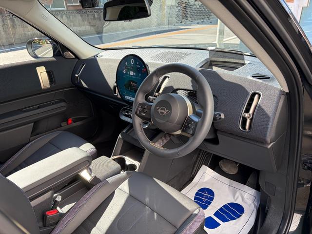 ＭＩＮＩ カントリーマンＤ　クラシック・トリム　Ａｐｐｌｅｃａｒｐｌａｙ　ａｎｄｒｏｉｄａｕｔｏ　全方位カメラ　本革シート　前席パワーシート　前後ドライブレコーダー　ＥＴＣ　ナビ　スペアキー　ワイヤレス充電　ＵＳＢ　ハーマンカードン　シートヒーター（43枚目）
