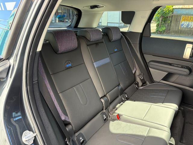 ＭＩＮＩ カントリーマンＤ　クラシック・トリム　Ａｐｐｌｅｃａｒｐｌａｙ　ａｎｄｒｏｉｄａｕｔｏ　全方位カメラ　本革シート　前席パワーシート　前後ドライブレコーダー　ＥＴＣ　ナビ　スペアキー　ワイヤレス充電　ＵＳＢ　ハーマンカードン　シートヒーター（46枚目）