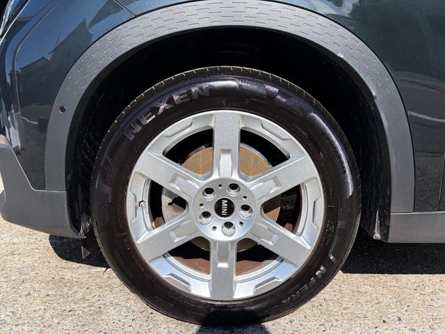 ＭＩＮＩ カントリーマンＤ　クラシック・トリム　Ａｐｐｌｅｃａｒｐｌａｙ　ａｎｄｒｏｉｄａｕｔｏ　全方位カメラ　本革シート　前席パワーシート　前後ドライブレコーダー　ＥＴＣ　ナビ　スペアキー　ワイヤレス充電　ＵＳＢ　ハーマンカードン　シートヒーター（56枚目）