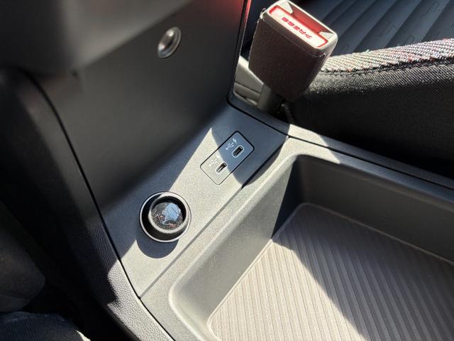 ＭＩＮＩ カントリーマンＤ　クラシック・トリム　Ａｐｐｌｅｃａｒｐｌａｙ　ａｎｄｒｏｉｄａｕｔｏ　全方位カメラ　本革シート　前席パワーシート　前後ドライブレコーダー　ＥＴＣ　ナビ　スペアキー　ワイヤレス充電　ＵＳＢ　ハーマンカードン　シートヒーター（60枚目）