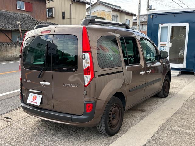 カングー ゼン　ナビ　地デジ　バックカメラ　Ｂｌｕｅｔｏｏｔｈオーディオ　マルチルーフレール　ＥＴＣ　ＵＳＢ　キーレス　バックフォグ　ＩＳＯＦＩＸ　両側スライドドア　フロントフォグランプ　パワーウインドウ（9枚目）