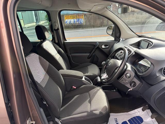 カングー ゼン　ナビ　地デジ　バックカメラ　Ｂｌｕｅｔｏｏｔｈオーディオ　マルチルーフレール　ＥＴＣ　ＵＳＢ　キーレス　バックフォグ　ＩＳＯＦＩＸ　両側スライドドア　フロントフォグランプ　パワーウインドウ（14枚目）