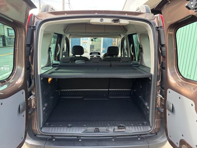 カングー ゼン　ナビ　地デジ　バックカメラ　Ｂｌｕｅｔｏｏｔｈオーディオ　マルチルーフレール　ＥＴＣ　ＵＳＢ　キーレス　バックフォグ　ＩＳＯＦＩＸ　両側スライドドア　フロントフォグランプ　パワーウインドウ（18枚目）