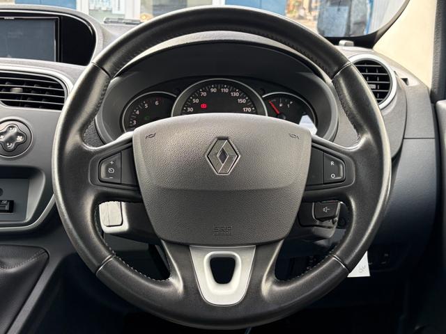 カングー ゼン　ナビ　地デジ　バックカメラ　Ｂｌｕｅｔｏｏｔｈオーディオ　マルチルーフレール　ＥＴＣ　ＵＳＢ　キーレス　バックフォグ　ＩＳＯＦＩＸ　両側スライドドア　フロントフォグランプ　パワーウインドウ（20枚目）