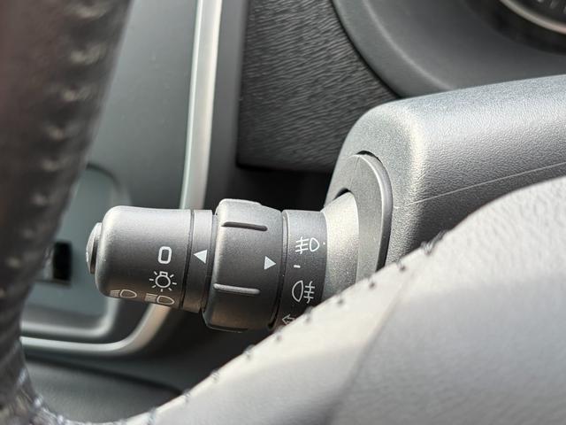 カングー ゼン　ナビ　地デジ　バックカメラ　Ｂｌｕｅｔｏｏｔｈオーディオ　マルチルーフレール　ＥＴＣ　ＵＳＢ　キーレス　バックフォグ　ＩＳＯＦＩＸ　両側スライドドア　フロントフォグランプ　パワーウインドウ（23枚目）