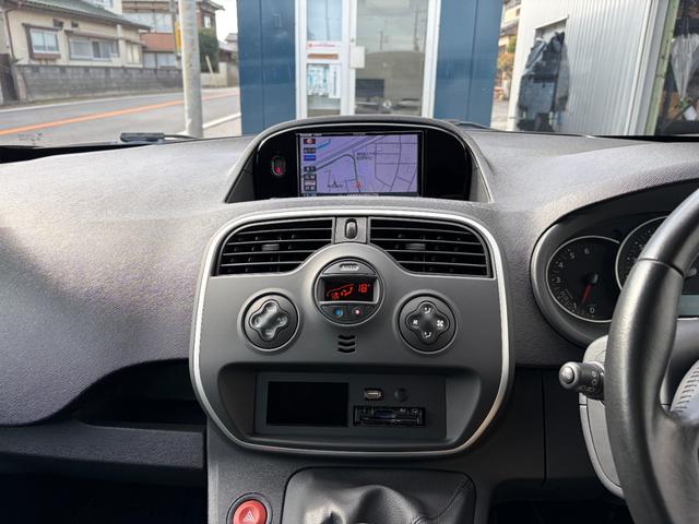 カングー ゼン　ナビ　地デジ　バックカメラ　Ｂｌｕｅｔｏｏｔｈオーディオ　マルチルーフレール　ＥＴＣ　ＵＳＢ　キーレス　バックフォグ　ＩＳＯＦＩＸ　両側スライドドア　フロントフォグランプ　パワーウインドウ（26枚目）
