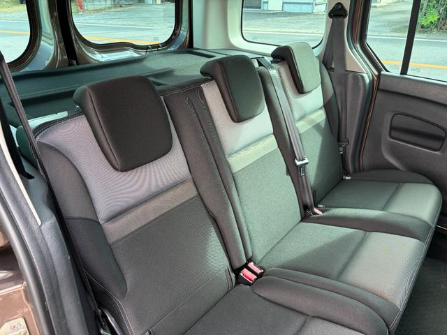 カングー ゼン　ナビ　地デジ　バックカメラ　Ｂｌｕｅｔｏｏｔｈオーディオ　マルチルーフレール　ＥＴＣ　ＵＳＢ　キーレス　バックフォグ　ＩＳＯＦＩＸ　両側スライドドア　フロントフォグランプ　パワーウインドウ（40枚目）