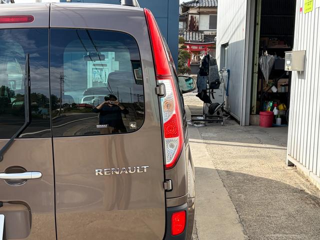 カングー ゼン　ナビ　地デジ　バックカメラ　Ｂｌｕｅｔｏｏｔｈオーディオ　マルチルーフレール　ＥＴＣ　ＵＳＢ　キーレス　バックフォグ　ＩＳＯＦＩＸ　両側スライドドア　フロントフォグランプ　パワーウインドウ（48枚目）