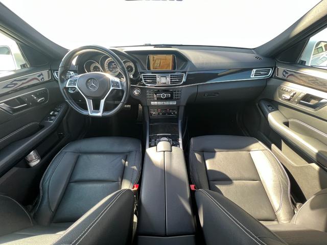 E300 4マチックステーションワゴンアバンギャルド AMGスポーツPKG パノラミックルーフ 純正ナビフルセグTVBカメラ360°カメラ ブラインドスポット ディストロニック+ PTS パワートランク AMG18インチAW LEDヘッドライト(8枚目)