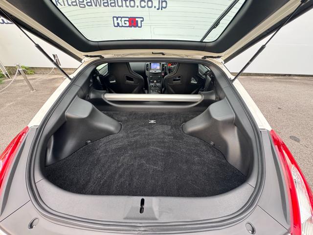 フェアレディＺ ニスモ　ニスモレカロシート　純正ナビフルセグＴＶ　Ｂカメラ　ＴＶキャンセラー　スマートキー　ＨＩＤ　ＥＴＣ　純正１９インチＡＷ　レッドキャリパー　ＢＯＳＥサウンド（58枚目）