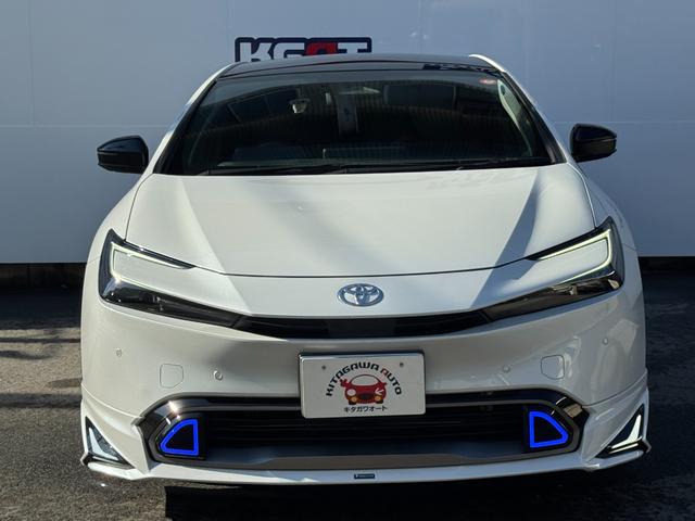 プリウス Ｚ　ワンオーナーモデリスタエアロ　シグネチャーイルミ　純正ナビフルセグ　パノラミックビューモニター　ガラスルーフ　黒革シート＆ヒーター＆クーラー　ＥＴＣ２．０　ステアリングヒーター　デジタルインナーミラー（5枚目）