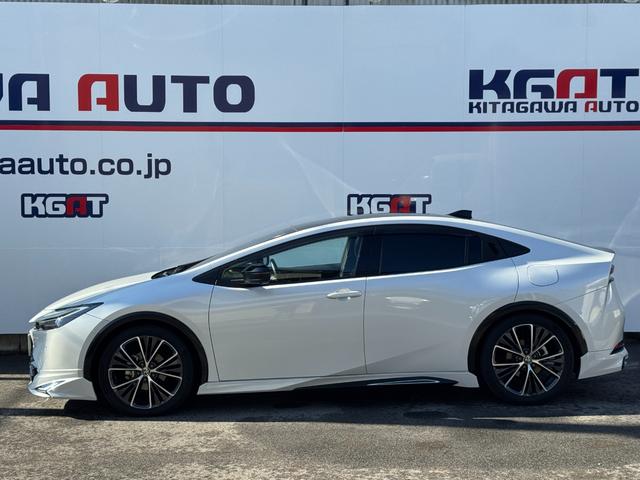 プリウス Ｚ　ワンオーナーモデリスタエアロ　シグネチャーイルミ　純正ナビフルセグ　パノラミックビューモニター　ガラスルーフ　黒革シート＆ヒーター＆クーラー　ＥＴＣ２．０　ステアリングヒーター　デジタルインナーミラー（6枚目）