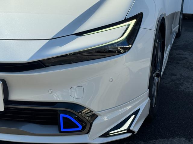 プリウス Ｚ　ワンオーナーモデリスタエアロ　シグネチャーイルミ　純正ナビフルセグ　パノラミックビューモニター　ガラスルーフ　黒革シート＆ヒーター＆クーラー　ＥＴＣ２．０　ステアリングヒーター　デジタルインナーミラー（21枚目）