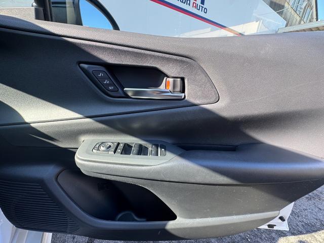 プリウス Ｚ　ワンオーナーモデリスタエアロ　シグネチャーイルミ　純正ナビフルセグ　パノラミックビューモニター　ガラスルーフ　黒革シート＆ヒーター＆クーラー　ＥＴＣ２．０　ステアリングヒーター　デジタルインナーミラー（41枚目）