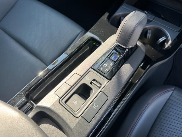 プリウス Ｚ　ワンオーナーモデリスタエアロ　シグネチャーイルミ　純正ナビフルセグ　パノラミックビューモニター　ガラスルーフ　黒革シート＆ヒーター＆クーラー　ＥＴＣ２．０　ステアリングヒーター　デジタルインナーミラー（50枚目）