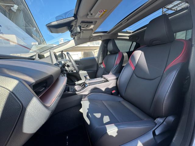 プリウス Ｚ　ワンオーナーモデリスタエアロ　シグネチャーイルミ　純正ナビフルセグ　パノラミックビューモニター　ガラスルーフ　黒革シート＆ヒーター＆クーラー　ＥＴＣ２．０　ステアリングヒーター　デジタルインナーミラー（53枚目）