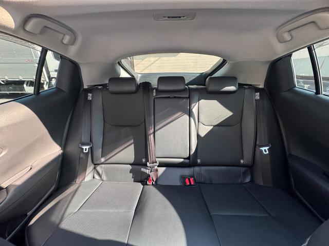 プリウス Ｚ　ワンオーナーモデリスタエアロ　シグネチャーイルミ　純正ナビフルセグ　パノラミックビューモニター　ガラスルーフ　黒革シート＆ヒーター＆クーラー　ＥＴＣ２．０　ステアリングヒーター　デジタルインナーミラー（55枚目）