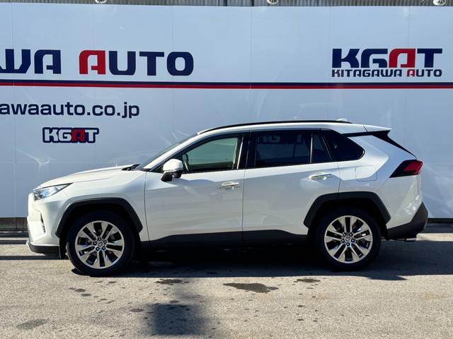 ＲＡＶ４ Ｇ　Ｚパッケージ　純正ナビ　フルセグＴＶ　Ｂカメラ　デジタルミラ　黒革シート＆ヒータ　ステアリングヒータ　ＢＳＭ　ＬＴＡ　レーダークルーズ　パワーバックドア　スマートキ　ＬＥＤヘッド　純正１９インチＡＷ　パワーシート（4枚目）