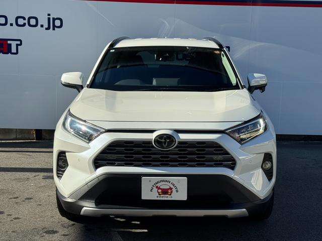 ＲＡＶ４ Ｇ　Ｚパッケージ　純正ナビ　フルセグＴＶ　Ｂカメラ　デジタルミラ　黒革シート＆ヒータ　ステアリングヒータ　ＢＳＭ　ＬＴＡ　レーダークルーズ　パワーバックドア　スマートキ　ＬＥＤヘッド　純正１９インチＡＷ　パワーシート（16枚目）
