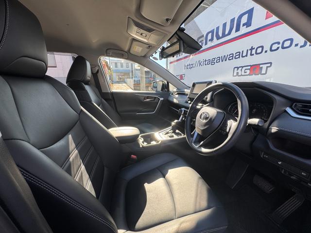ＲＡＶ４ Ｇ　Ｚパッケージ　純正ナビ　フルセグＴＶ　Ｂカメラ　デジタルミラ　黒革シート＆ヒータ　ステアリングヒータ　ＢＳＭ　ＬＴＡ　レーダークルーズ　パワーバックドア　スマートキ　ＬＥＤヘッド　純正１９インチＡＷ　パワーシート（34枚目）