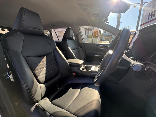 ＲＡＶ４ Ｇ　Ｚパッケージ　純正ナビ　フルセグＴＶ　Ｂカメラ　デジタルミラ　黒革シート＆ヒータ　ステアリングヒータ　ＢＳＭ　ＬＴＡ　レーダークルーズ　パワーバックドア　スマートキ　ＬＥＤヘッド　純正１９インチＡＷ　パワーシート（35枚目）