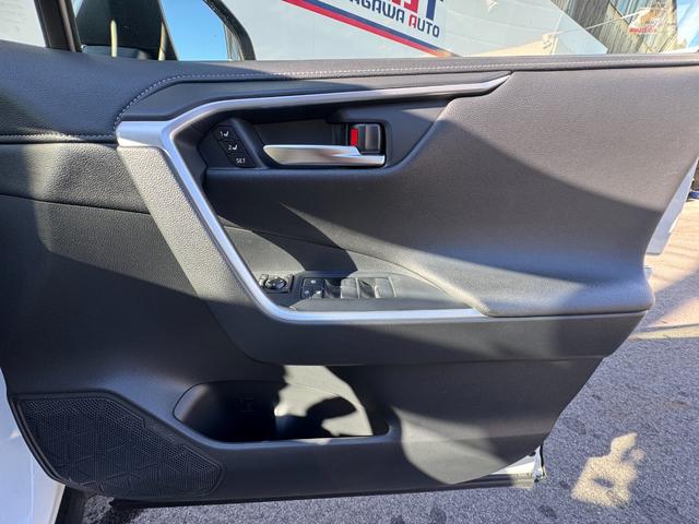 ＲＡＶ４ Ｇ　Ｚパッケージ　純正ナビ　フルセグＴＶ　Ｂカメラ　デジタルミラ　黒革シート＆ヒータ　ステアリングヒータ　ＢＳＭ　ＬＴＡ　レーダークルーズ　パワーバックドア　スマートキ　ＬＥＤヘッド　純正１９インチＡＷ　パワーシート（36枚目）
