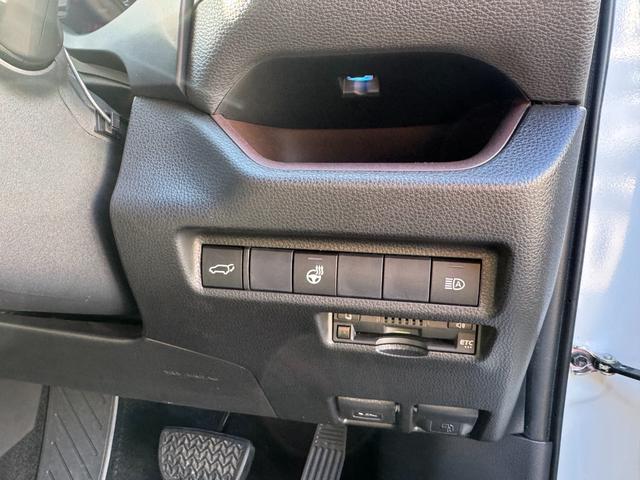 ＲＡＶ４ Ｇ　Ｚパッケージ　純正ナビ　フルセグＴＶ　Ｂカメラ　デジタルミラ　黒革シート＆ヒータ　ステアリングヒータ　ＢＳＭ　ＬＴＡ　レーダークルーズ　パワーバックドア　スマートキ　ＬＥＤヘッド　純正１９インチＡＷ　パワーシート（38枚目）