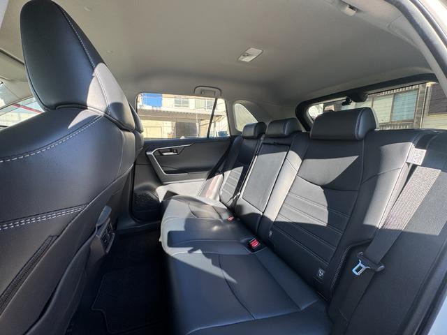 ＲＡＶ４ Ｇ　Ｚパッケージ　純正ナビ　フルセグＴＶ　Ｂカメラ　デジタルミラ　黒革シート＆ヒータ　ステアリングヒータ　ＢＳＭ　ＬＴＡ　レーダークルーズ　パワーバックドア　スマートキ　ＬＥＤヘッド　純正１９インチＡＷ　パワーシート（53枚目）