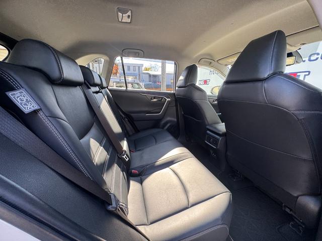 ＲＡＶ４ Ｇ　Ｚパッケージ　純正ナビ　フルセグＴＶ　Ｂカメラ　デジタルミラ　黒革シート＆ヒータ　ステアリングヒータ　ＢＳＭ　ＬＴＡ　レーダークルーズ　パワーバックドア　スマートキ　ＬＥＤヘッド　純正１９インチＡＷ　パワーシート（54枚目）