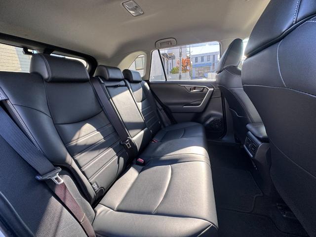ＲＡＶ４ Ｇ　Ｚパッケージ　純正ナビ　フルセグＴＶ　Ｂカメラ　デジタルミラ　黒革シート＆ヒータ　ステアリングヒータ　ＢＳＭ　ＬＴＡ　レーダークルーズ　パワーバックドア　スマートキ　ＬＥＤヘッド　純正１９インチＡＷ　パワーシート（55枚目）