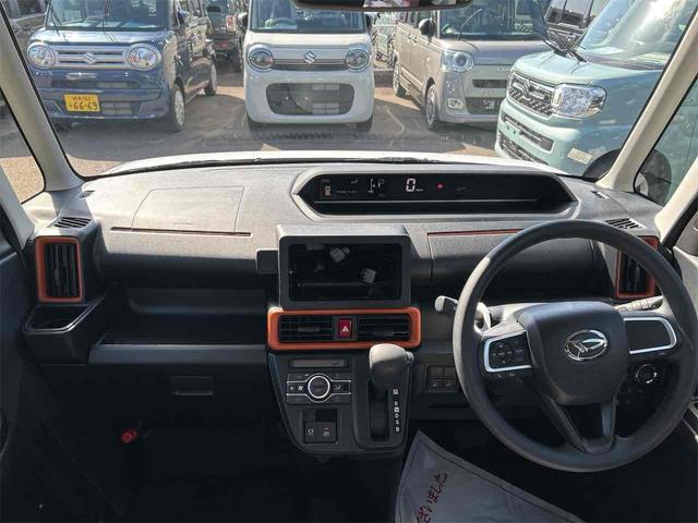 タント ファンクロス　届け出済み未使用車　バックカメラ　両側電動スライドドア　クリアランスソナー　衝突被害軽減システム　オートライト　ＬＥＤヘッドランプ　スマートキー　アイドリングストップ　電動格納ミラー　シートヒーター（7枚目）