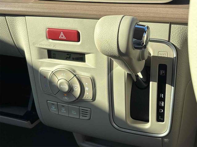 アルトラパン X 届け出済み未使用車 クリアランスソナー レーンアシスト 衝突被害軽減システム オートライト LEDヘッドランプ スマートキー アイドリングストップ 電動格納ミラー シートヒーター ベンチシート CVT(8枚目)