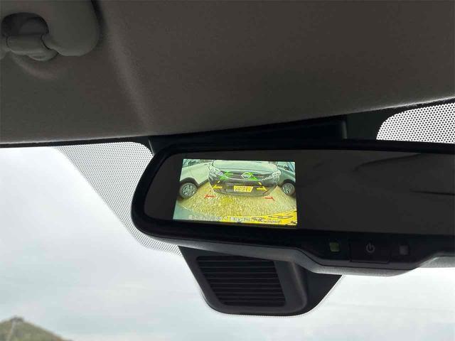 バックカメラ装備。駐車が苦手な方には欠かせません。