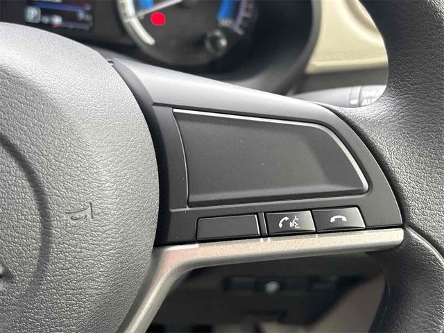 【ハンドルボタン】目線を大きくそらすことなくボタンの操作を行うことができるので、安全にも配慮できますね。