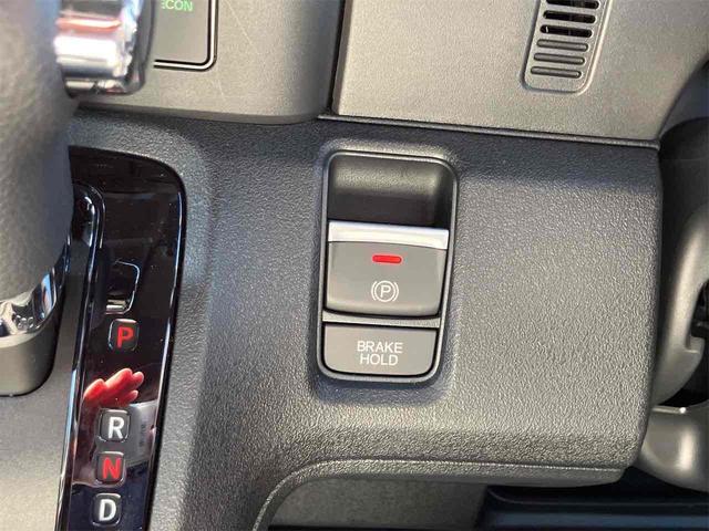 N-BOXカスタム ベースグレード 届け出済み未使用車 バックカメラ 両側電動スライドドア クリアランスソナー オートクルーズコントロール レーンアシスト 衝突被害軽減システム オートライト LEDヘッドランプ スマートキー(10枚目)