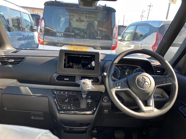 デリカミニ G 両側スライド・片側電動 クリアランスソナー レーンアシスト 衝突被害軽減システム オートライト LEDヘッドランプ スマートキー アイドリングストップ 電動格納ミラー シートヒーター ベンチシート(6枚目)