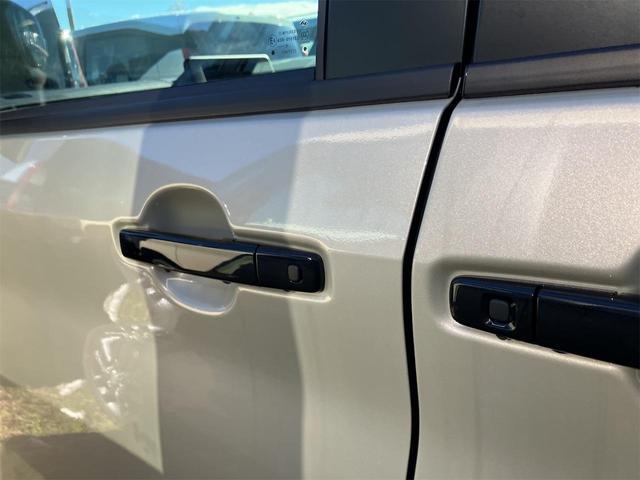 デリカミニ G 両側スライド・片側電動 クリアランスソナー レーンアシスト 衝突被害軽減システム オートライト LEDヘッドランプ スマートキー アイドリングストップ 電動格納ミラー シートヒーター ベンチシート(29枚目)