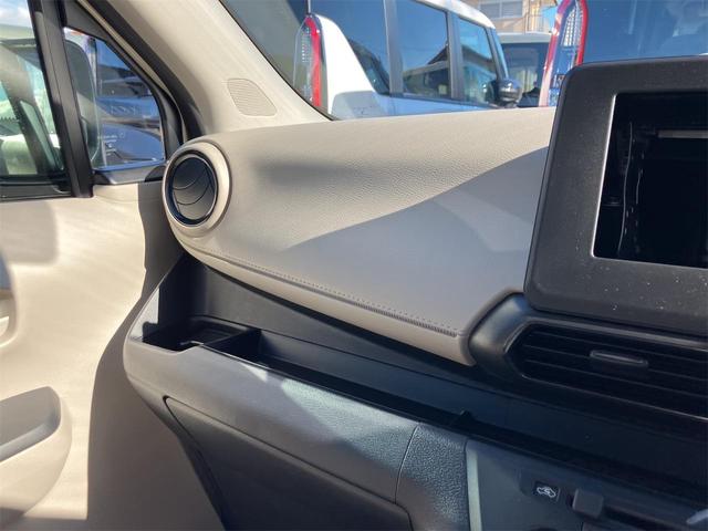 eKワゴン M 届け出済み未使用車 バックカメラ クリアランスソナー レーンアシスト 衝突被害軽減システム オートライト キーレスエントリー アイドリングストップ 電動格納ミラー シートヒーター ベンチシート CVT(41枚目)